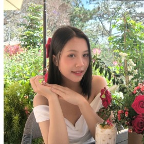 Đinh Nguyễn Khánh Uyên